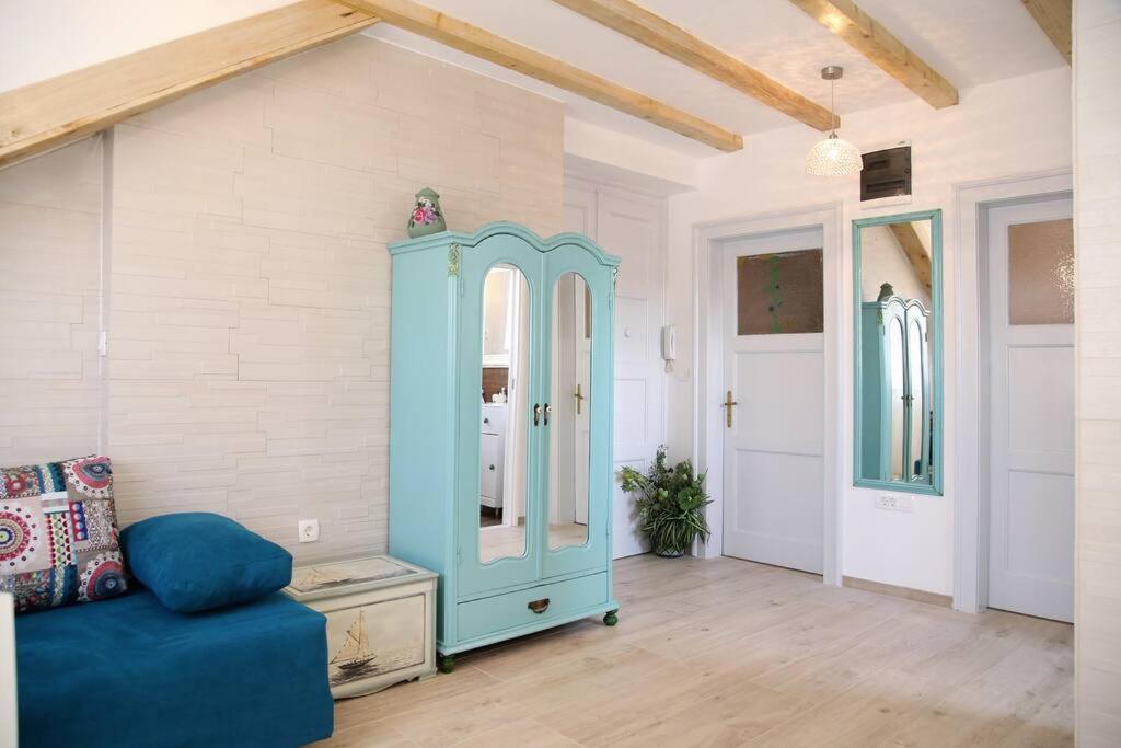 Barbara's Inheritance Apartment *